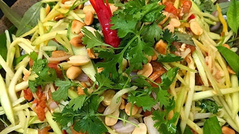 Gỏi xoài trộn tôm khô Gỏi xoài trộn tôm khô